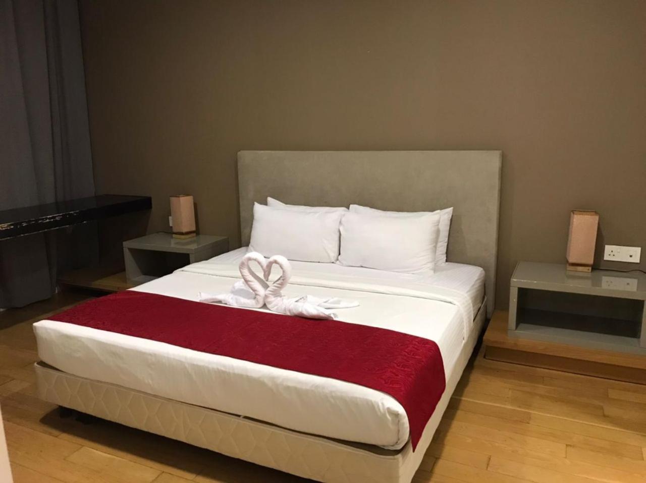 Klcc Beyond Hospitality Suites Platinum Куала-Лумпур Экстерьер фото